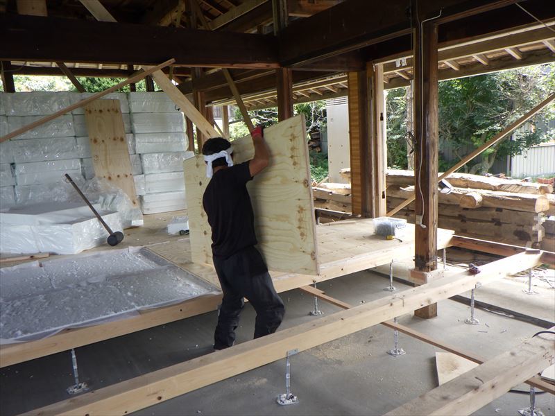 遠野　古民家改修工事　床下地の改修作業が進みます。_f0105112_04354754.jpg