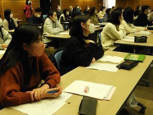 学生自治会主催の講演会を行いました！_e0196791_16522749.jpg