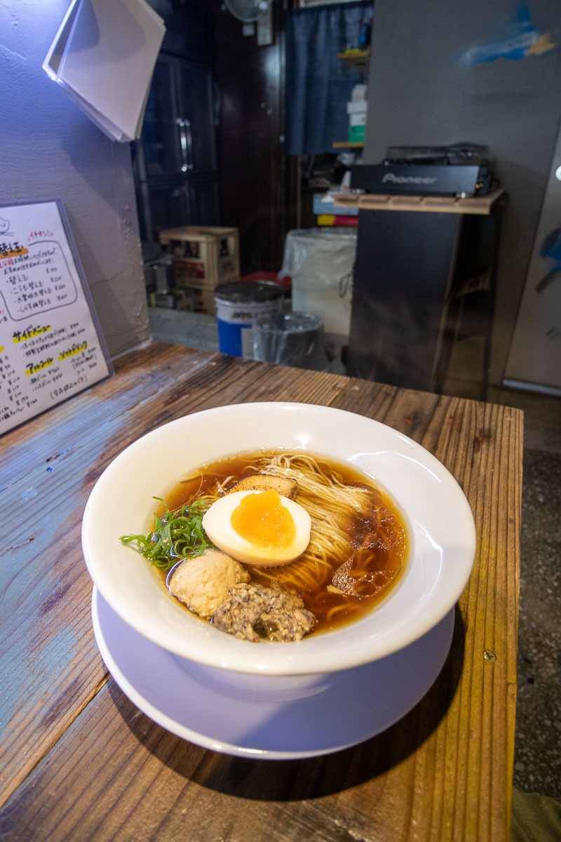 麺 ほーほけきょで、鶏パイタンラーメンBセット : にゃお吉の高知競馬