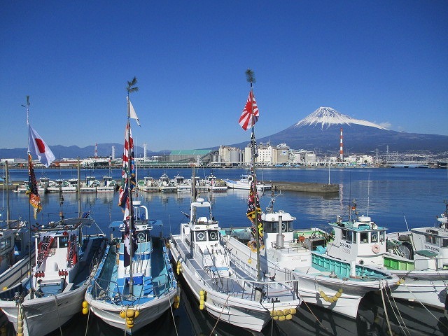 穏やかに明けた2023年　元旦は例年同様、富士山を拝みながらの年始回り_f0141310_07415436.jpg