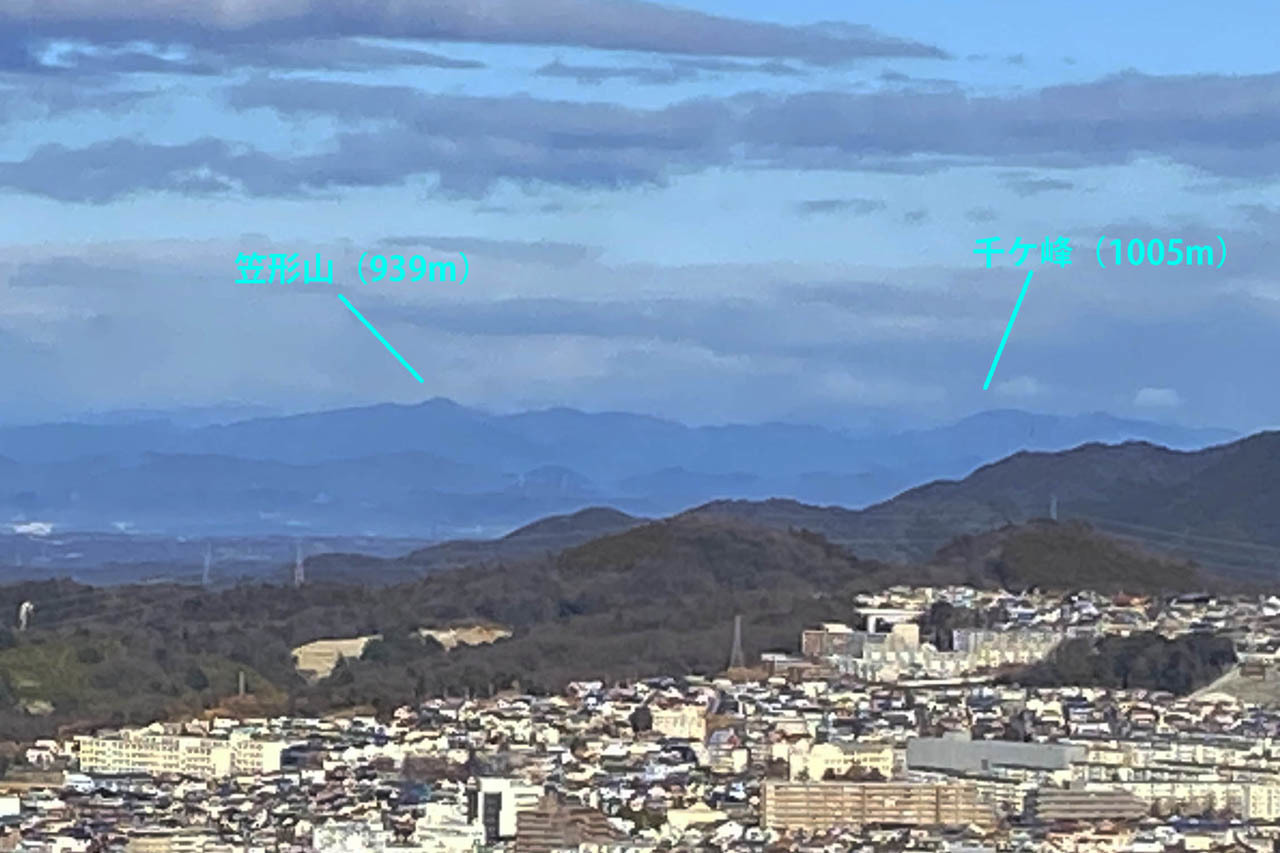 菊水山からの播磨の山々の遠望_c0129047_22410227.jpg