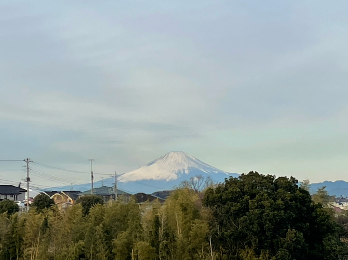 1月6日　曇り空の富士山_f0296312_11231162.jpg