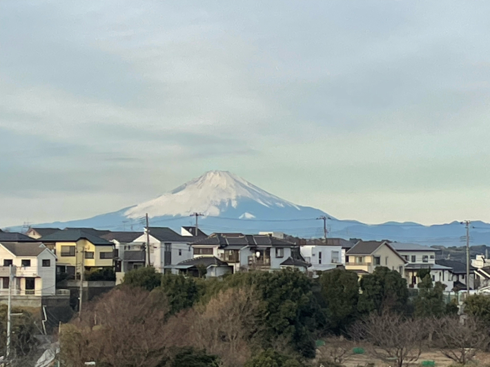 1月6日　曇り空の富士山_f0296312_11232495.jpg