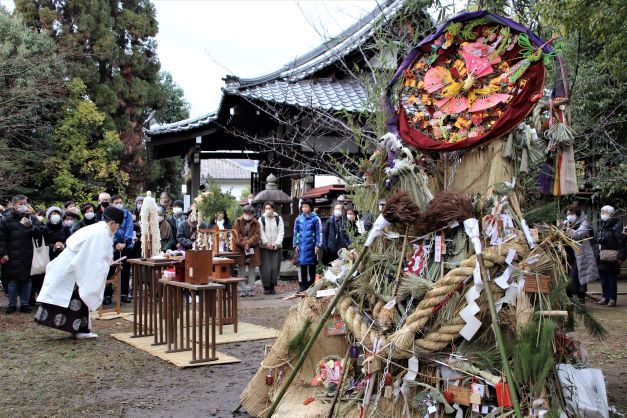  新熊野神社（いまくまの神社）　左義長祭り_e0048413_20481650.jpg