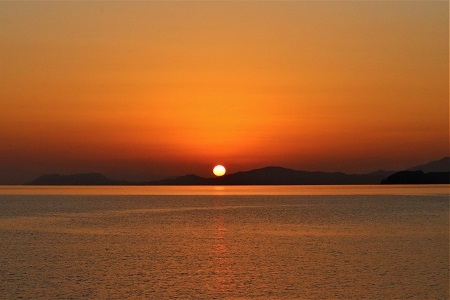 夕日が美しい島々の南岸２_e0175370_15110709.jpg