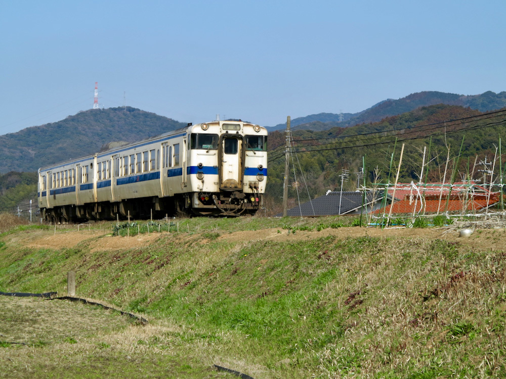 アラウンドザ九州号を平尾台バックで（2013年2月）_e0414296_16491265.jpg