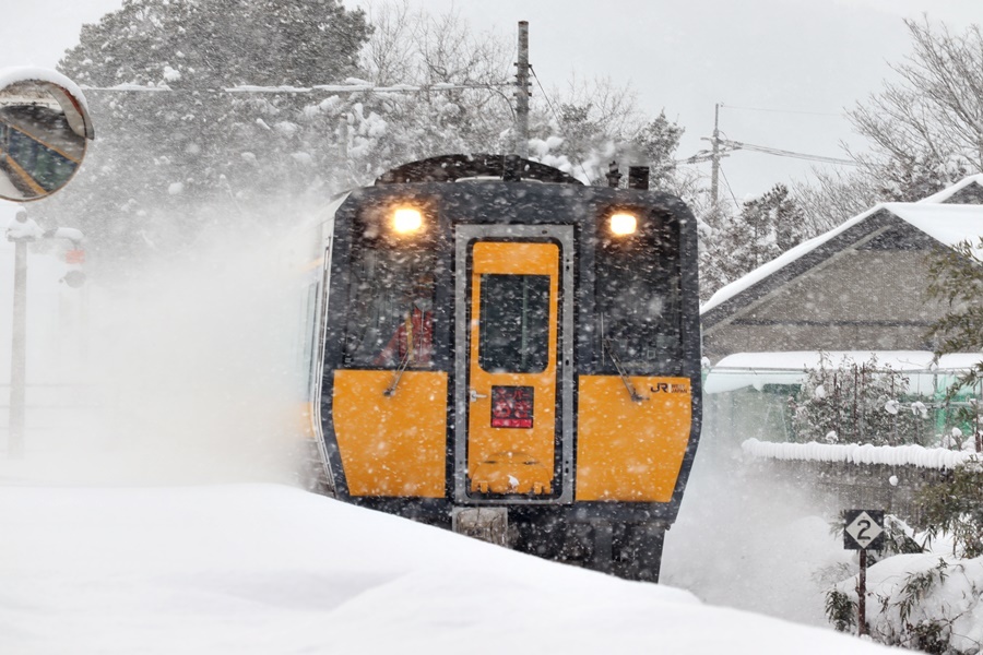 雪を蹴散らすスーパーおき_a0390519_19190143.jpg