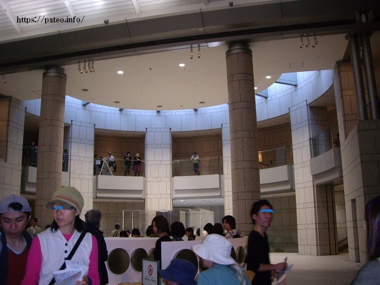 横浜市横浜美術館　巨大で美しい内部仕上げ！_a0214329_19470293.jpg