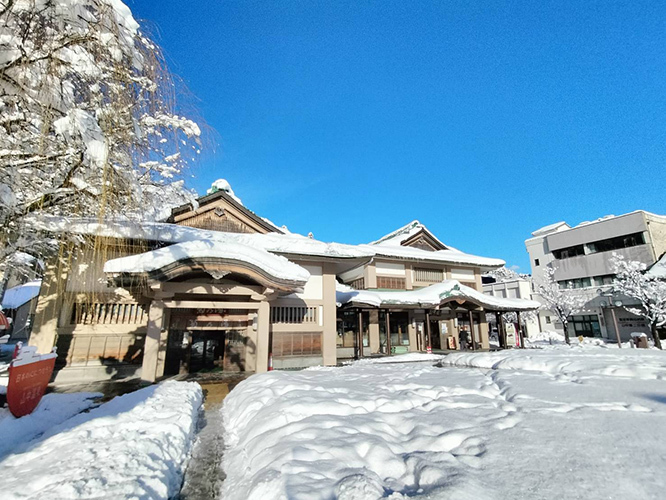 今日は山中温泉で雪景色と温泉でしょう♪_d0095673_09275676.jpg