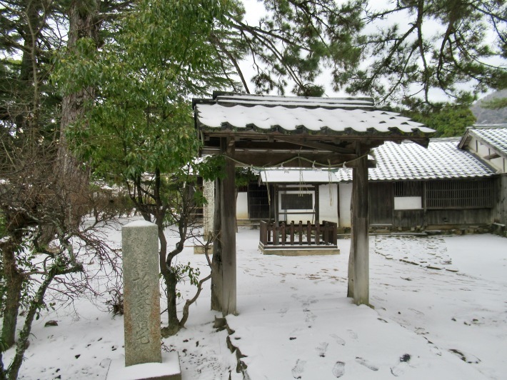 歴史を動かした明治維新ゆかりの地へ。──「静寂の松陰神社」（雪まみれの山陰出張　その9）_d0352022_16121277.jpeg