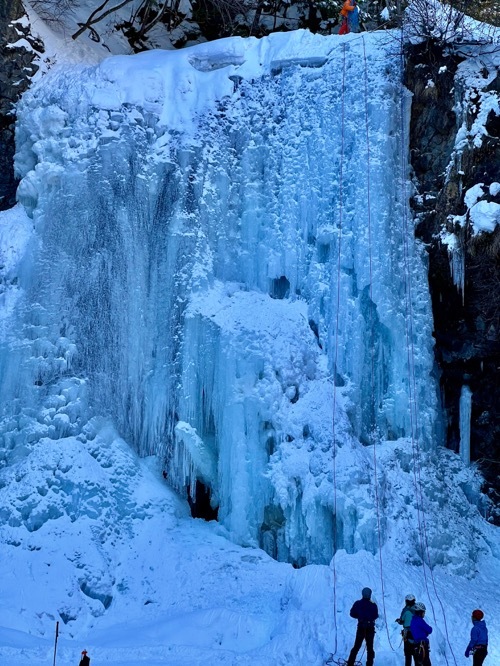 善五郎の滝の氷瀑、完全凍結しています！_a0353718_20211231.jpg
