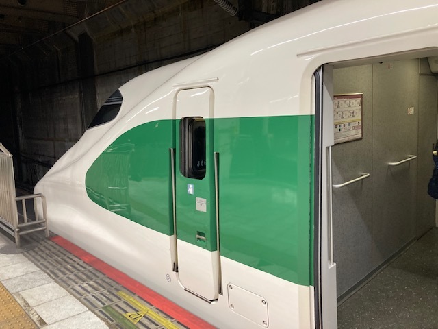 東北・上越新幹線開通40周年で開通初期のカラーリングを再現_f0270296_15191512.jpg