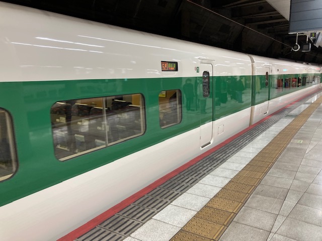 東北・上越新幹線開通40周年で開通初期のカラーリングを再現_f0270296_15191748.jpg
