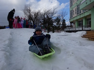 すみれ組　雪遊び最高！！_c0212598_14055691.jpg