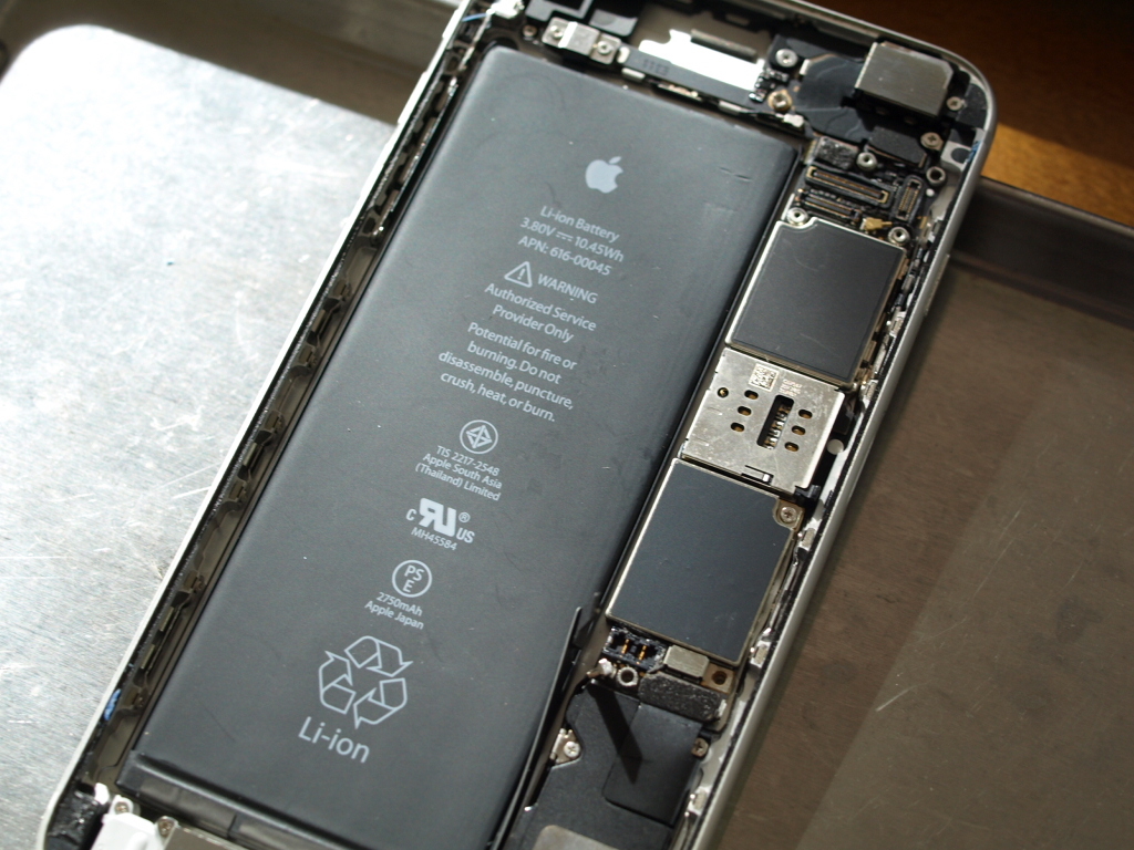 iPhone6S Plusのバッテリー交換_d0233316_13123220.jpg
