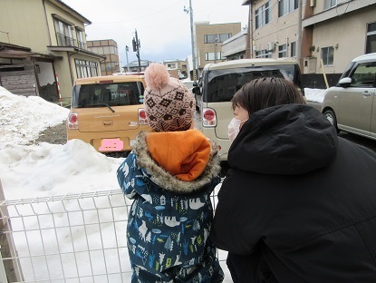 すずらん☆たんぽぽ組　雪遊び楽しいね♪_c0212598_17085492.jpg