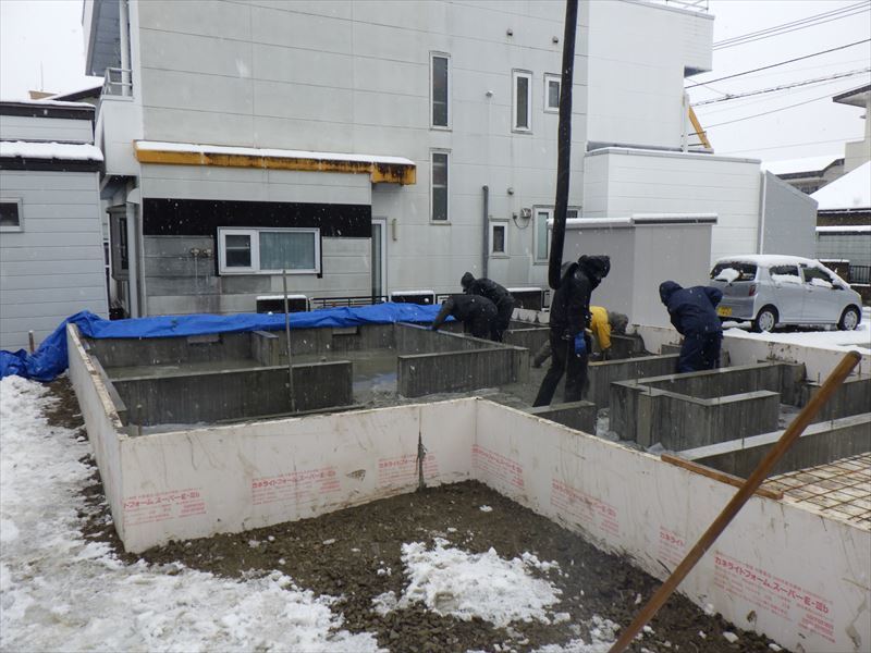 ヤマギシノイエ　住宅新築工事進行中。_f0105112_04353719.jpg