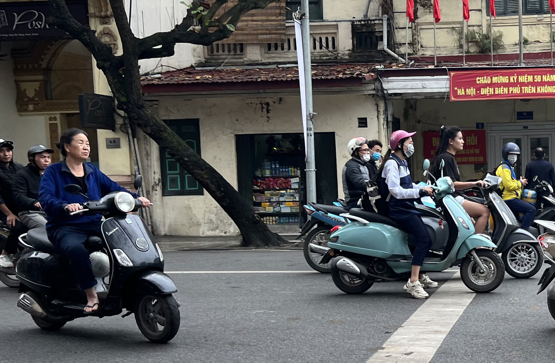 バイク天国☆ベトナムの旅 2023年　～ハノイのバイク店を見学～【その5】_d0099181_12074826.jpg