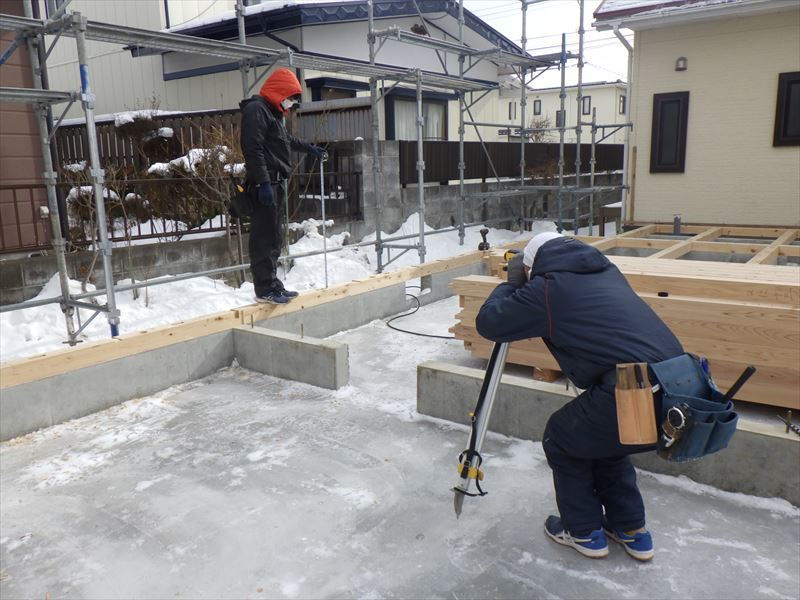 南青山町　音楽室増築工事　現地での建て方作業開始！_f0105112_05035002.jpg