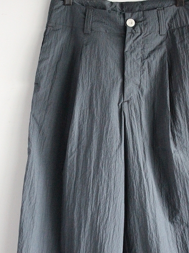 ASEEDONCLOUD  HW wide trousers / Salt shrink nylon_b0139281_15135084.jpg
