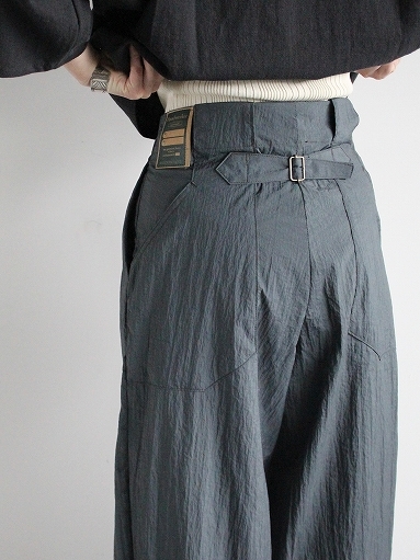 ASEEDONCLOUD  HW wide trousers / Salt shrink nylon_b0139281_15250004.jpg
