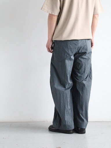 ASEEDONCLOUD  HW wide trousers / Salt shrink nylon_b0139281_15284143.jpg