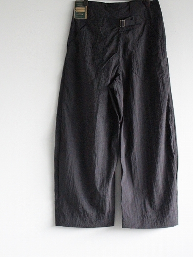 ASEEDONCLOUD  HW wide trousers / Salt shrink nylon_b0139281_15301476.jpg