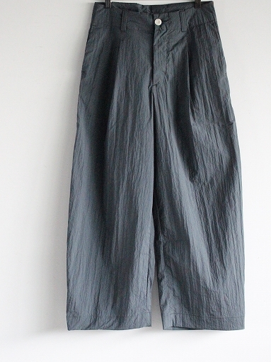 ASEEDONCLOUD  HW wide trousers / Salt shrink nylon_b0139281_15301568.jpg