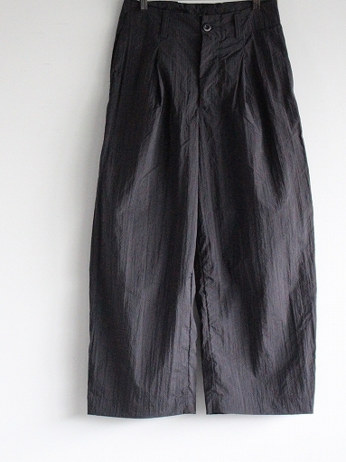 ASEEDONCLOUD  HW wide trousers / Salt shrink nylon_b0139281_15301580.jpg
