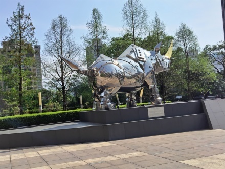 台北の巨大サイ彫刻 、King Kong RHINO_e0266067_15234896.jpg