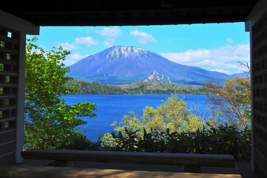 野尻湖と黒姫山、妙高山とのコラボは素晴らしい景観だ♪_a0031821_15463332.jpg