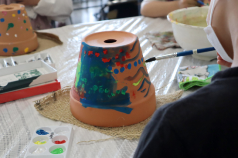 やと子ども美術教室　～ 植木鉢に描くⅡ ～_e0222340_15363087.jpg