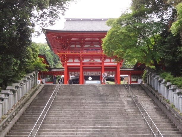 「近江神宮」朱色の楼門と、青もみじがきれい～！ - 健康で輝いて楽しく４