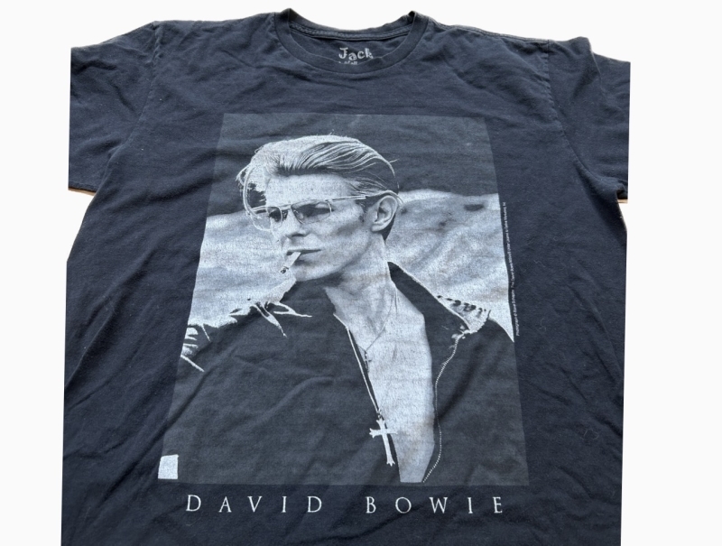 6月1日（木）入荷！Y2K　 David Bowie  デビッド ボウイ　Tシャツ！_c0144020_10454788.jpg