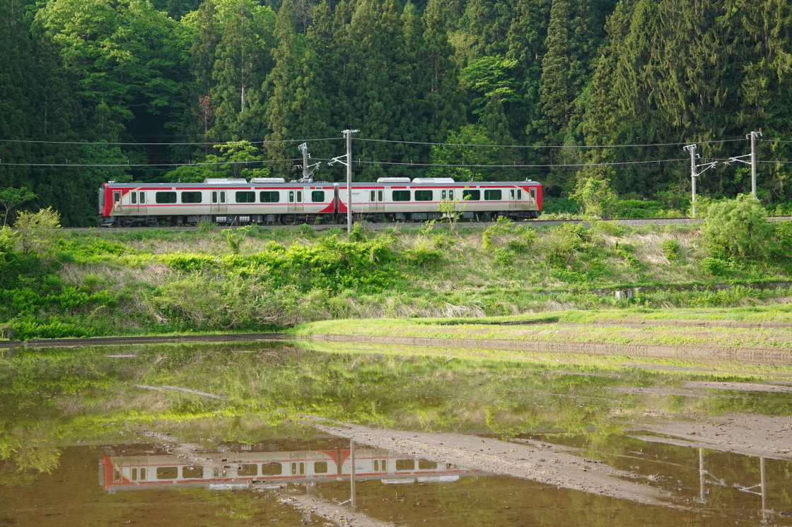 しなの鉄道SR1系と北国街道関川関所_a0385725_22101685.jpg