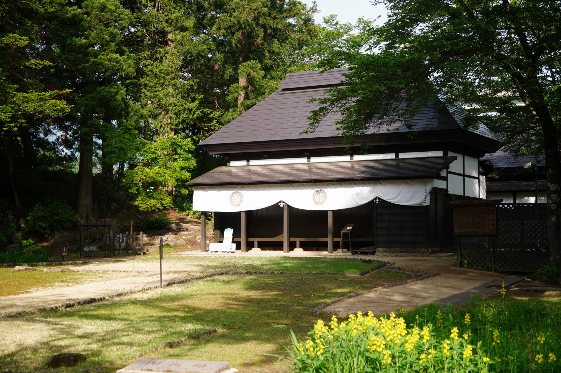 しなの鉄道SR1系と北国街道関川関所_a0385725_22202897.jpg