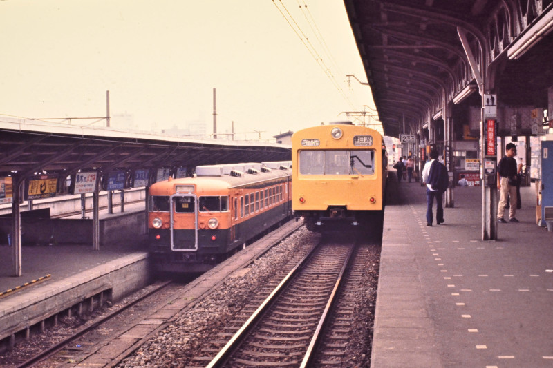 昭和５７年総武本線両国駅 １５３系・１６５系房総急行内房・外房