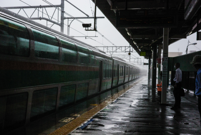 0628　大雨の駅_a0390712_21215175.jpg