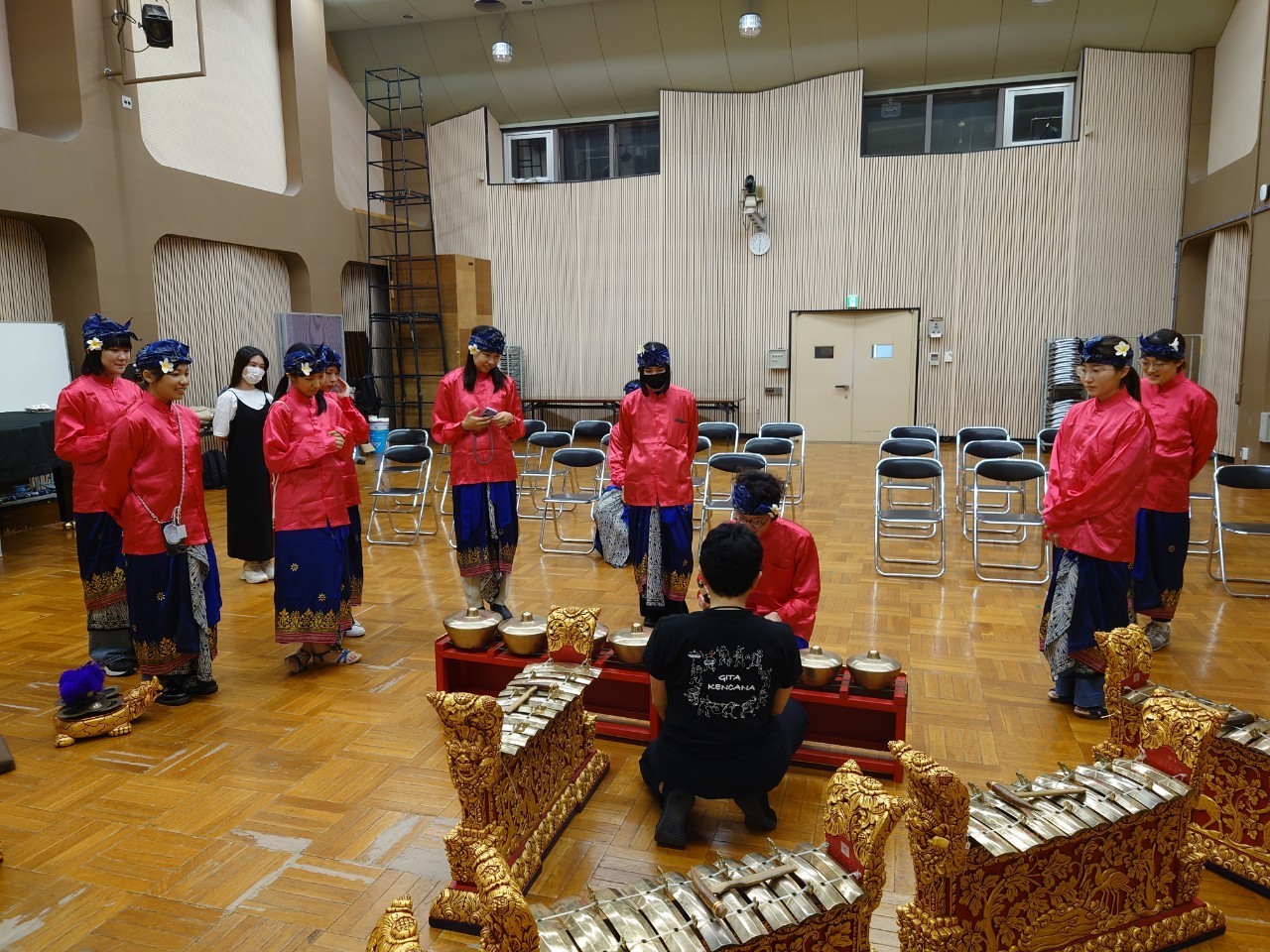 大阪音楽大学　学生によるガムランミニライブ_e0017689_07481739.jpg