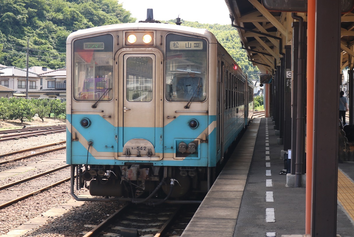 ２３年０７月１０日撮影記３　予讃線・宇和島/八幡浜にて。_e0413945_22241288.jpg