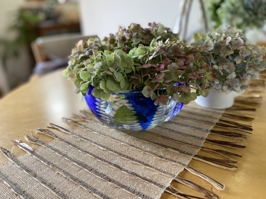 庭の秋色紫陽花をテーブルに_c0334574_09141968.jpeg