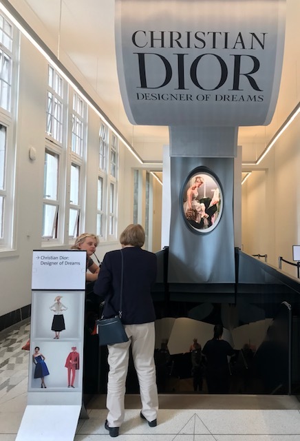 Christian Dior展へ・日本・皇室のDior_f0181251_17514936.jpg