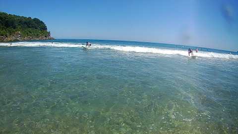 青い海と波を楽しめたサーフィンスクール。_f0009169_17553108.jpg