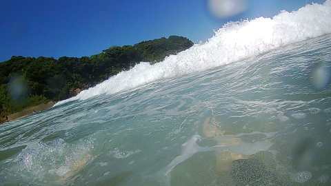 青い海と波を楽しめたサーフィンスクール。_f0009169_17563238.jpg