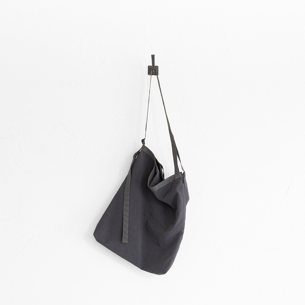 ERA. SMALL FLAT BAG [K022] : un.regard.moderne