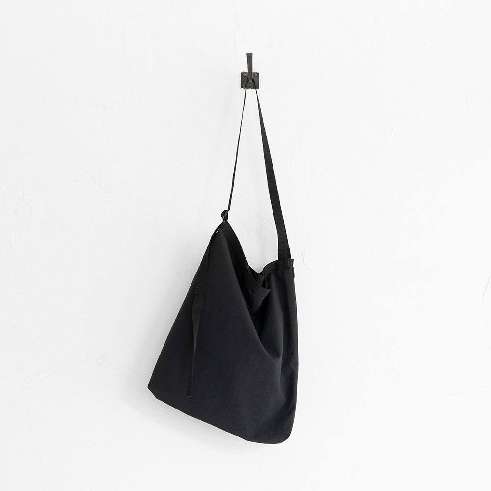 ERA.][イーラ][SMALL FLAT BAG][K022][BLACK][鞄][バッグ][オンライン