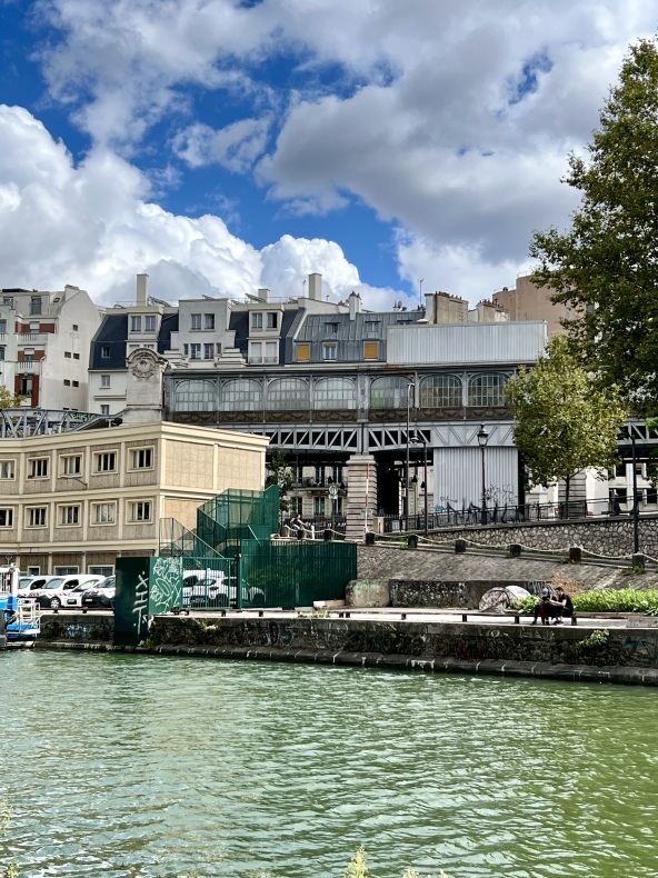 パリ・プラージュからサンマルタン運河までパリ散歩　無料カンフー体験、運河で釣り！_a0231632_17183242.jpeg