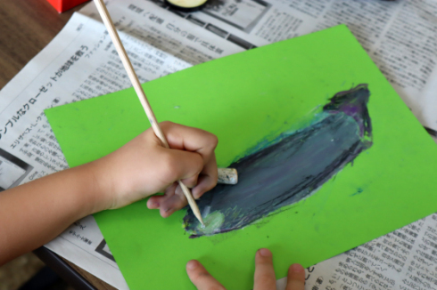 やと子ども美術教室　～ ナスを描く ～_e0222340_15440605.jpg