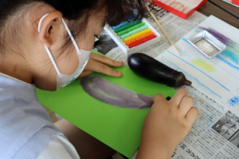 やと子ども美術教室　～ ナスを描く ～_e0222340_15440937.jpg