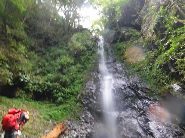 柏川支流おしの谷遡行～雁俣山_d0006512_13135675.jpg